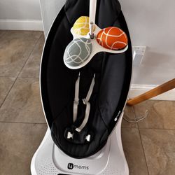 4 Moms MamaRoo Swing