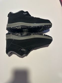 Black Outdoor Mid-Top Trail Sneakers