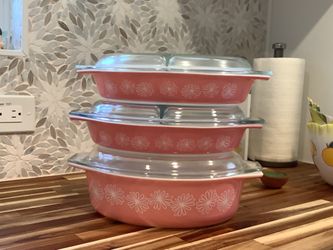 3 Pyrex Daisy Casserole Dishes