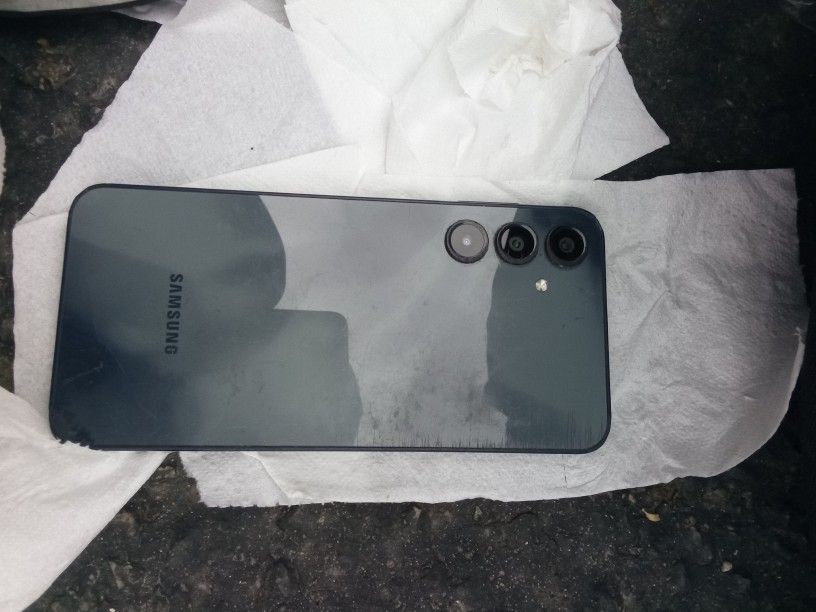 Samsung Galaxy A15 Or 16