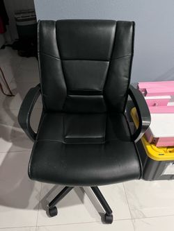 Realspace Ruzzi Mid-Back Manager's Chair