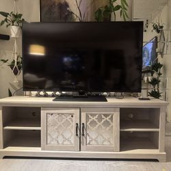 60” Samsung 4kTV + Blk Stand $175 OBO