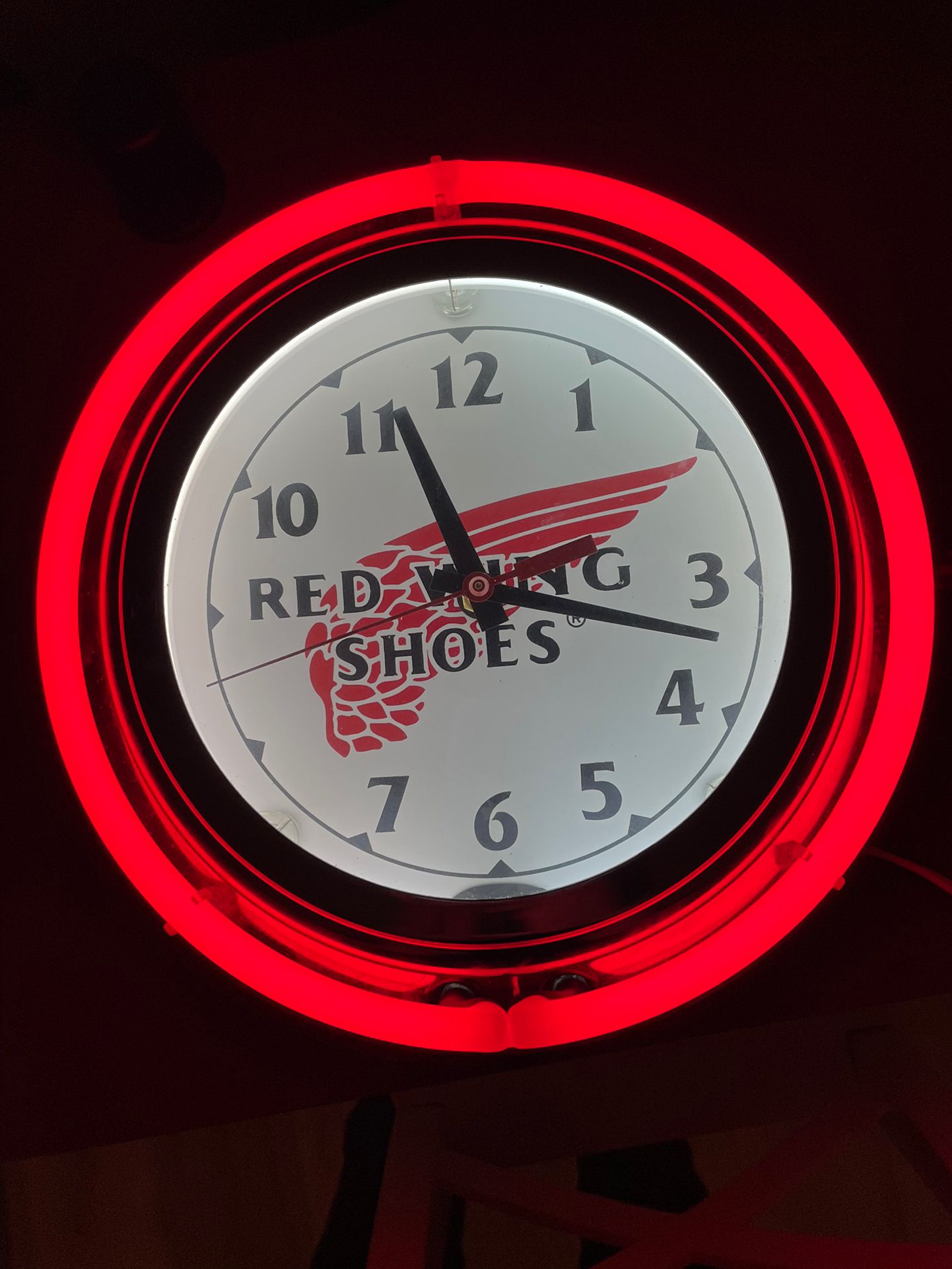 Detroit Red Wings Retro Lighted Wall Clock