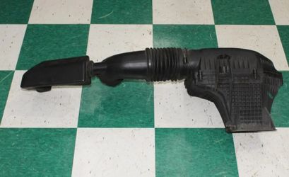 Challenger 5.7L HEMI Motor Engine Intake Air Cleaner Filter Box Housing

