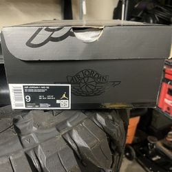 New Air Jordan 1 MID SE 