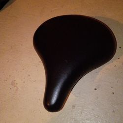 Vintage Persons USA P-1000-57B Bicycle Saddle Seat Black Spring Cushion
