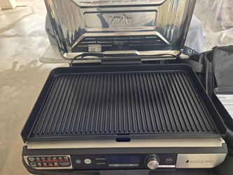 Ninja sizzle xl 20 inch indoor/ outdoor grill  includes case $180 (pick up in mesa)