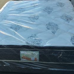 Brand New Queen Size Pillowtop Mattress Included Box Spring 