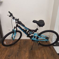 Huffy 26" Trail Runner Mountain Bike Fits Riders