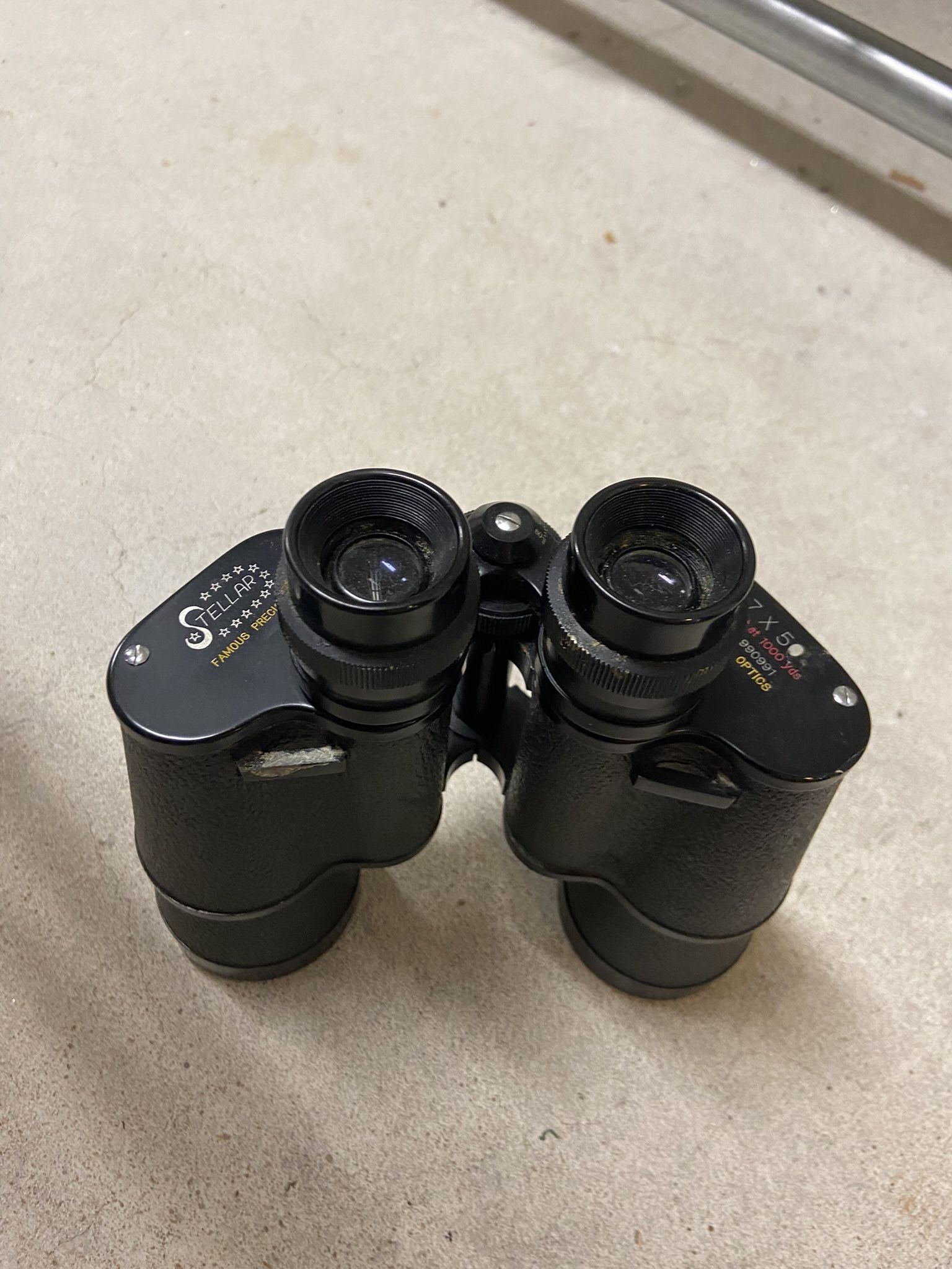Binoculars 