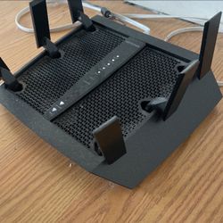 Netgear Nighthawk X6 AC3200 Tri-Band Wi-Fi Router (R8000)