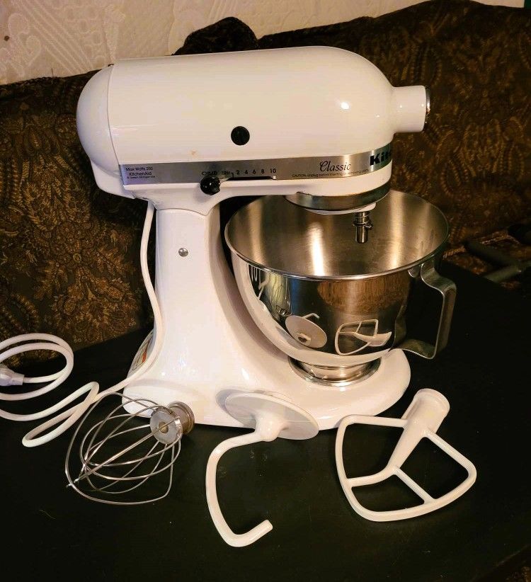 KitchenAid Classic Mixer K45SS - 4.5 Quart Capacity for Small to Large Batches • 10 Speeeds