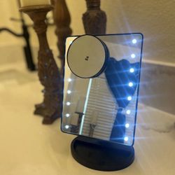 Lighted Makeup Mirror 