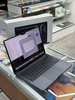 Macbook Pro 14inch M3 Pro / 100% Battery / Fullbox