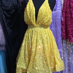 Marilyn Monroe Inspired Yellow Sequin Mini Dress – Deep V Neck Backless Party Dress