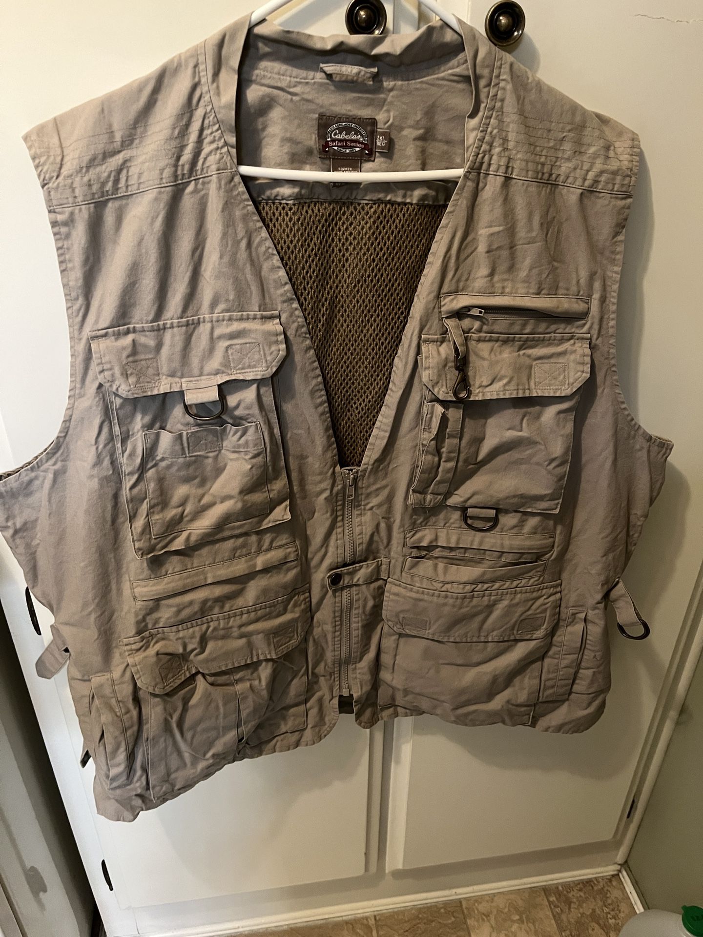 Cabela's Safari Series Fly Fishing / Hunting Vest for Sale in Mission  Viejo, CA - OfferUp