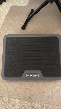 EUREKA Tilt adjustable feet rest