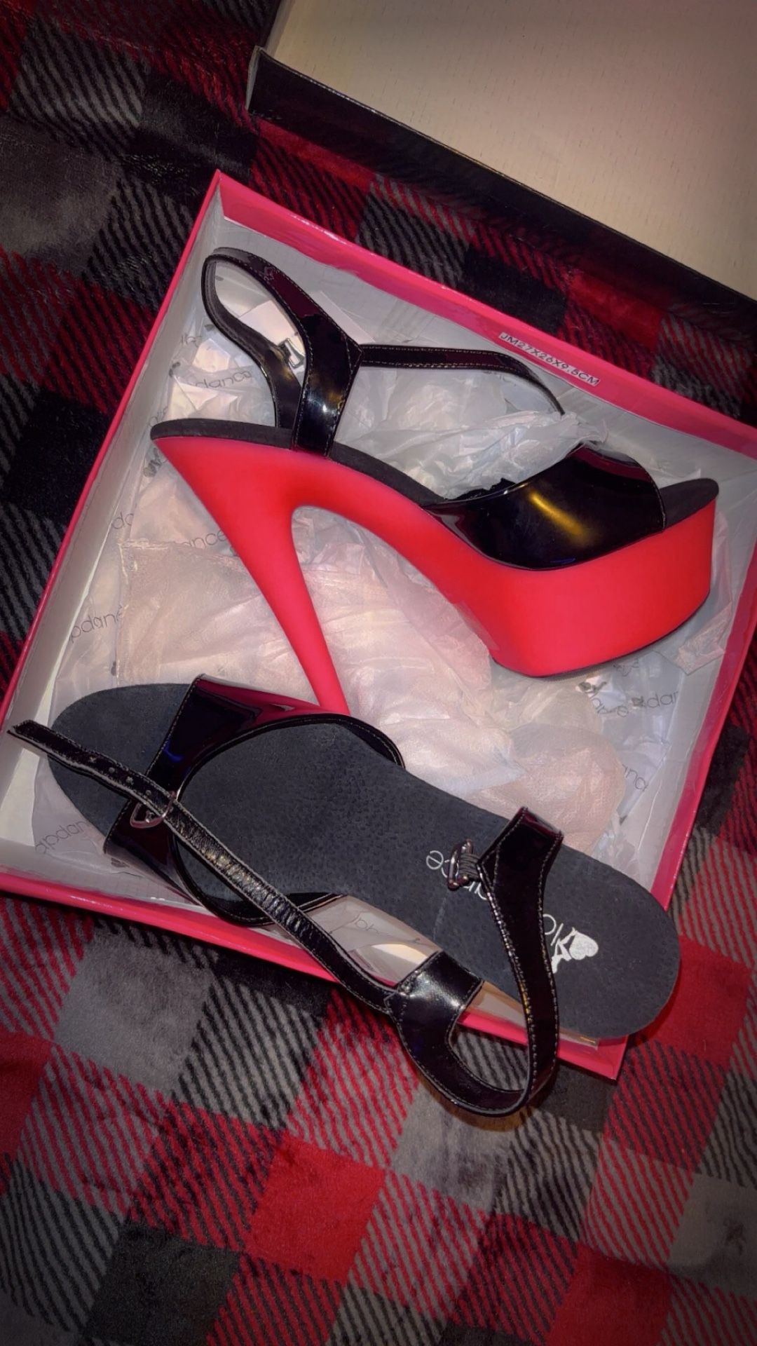 Women’s 6 Inch Platform UV Glow Heels! Brand New! From Seductions!