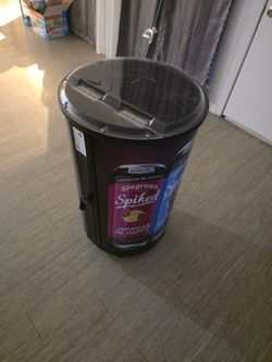 Rolling cooler