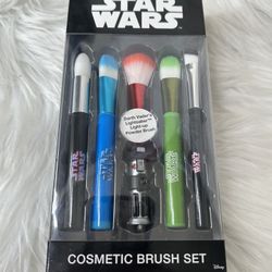 STAR WARS 5x Cosmetic Makeup Brush Set & Darth Vader Lightup Lightsaber