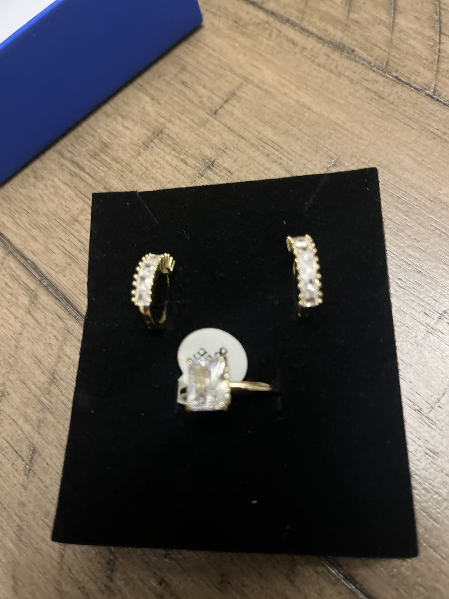 Ring with stone size 8  and pairing earings.