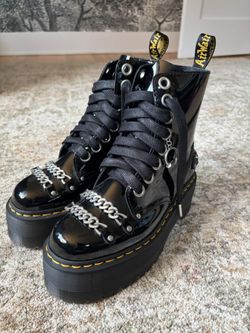 Women's Doc Marten, Jadon Max Chain, US 7, Black