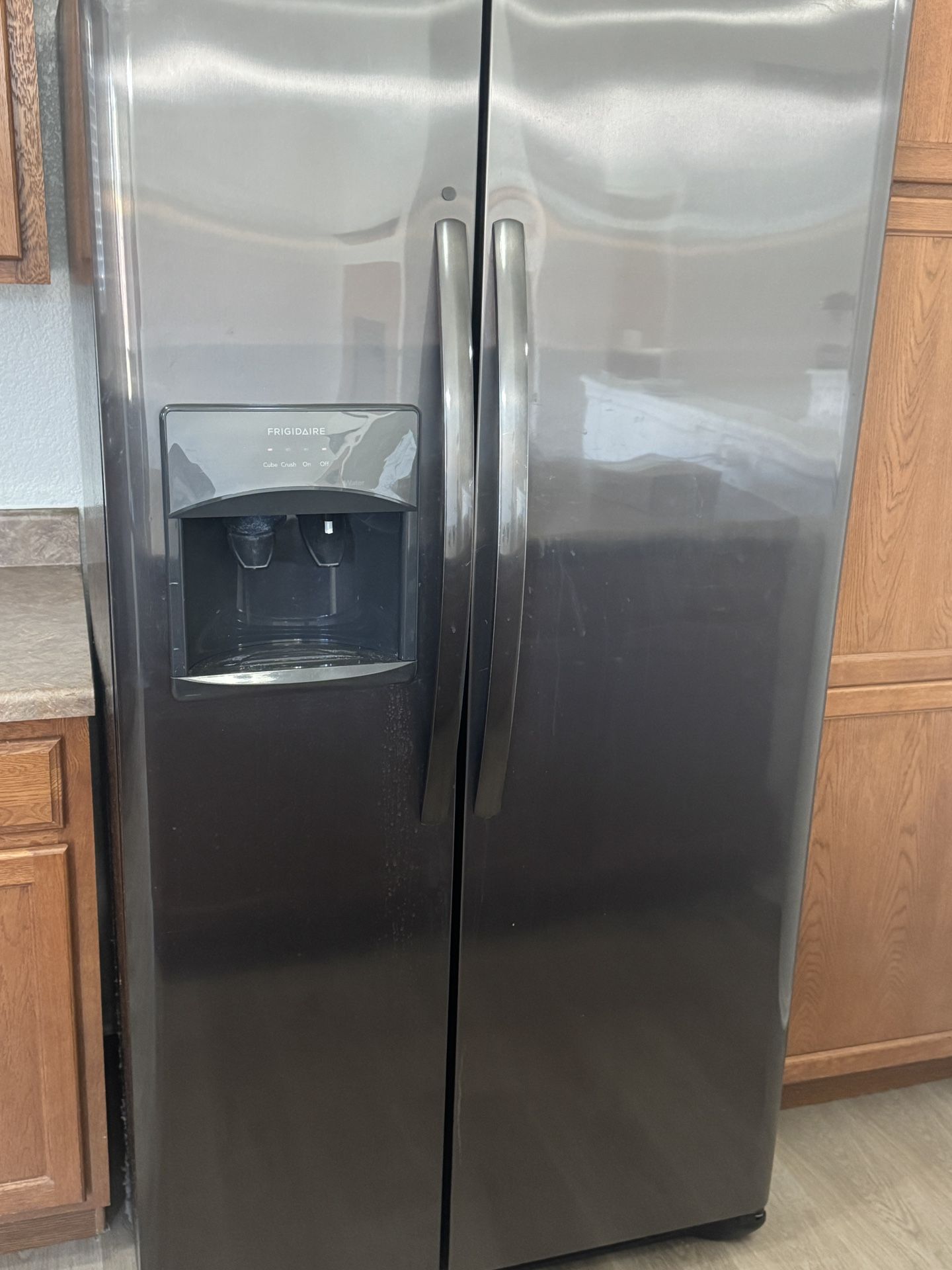 Frigidaire Side by side