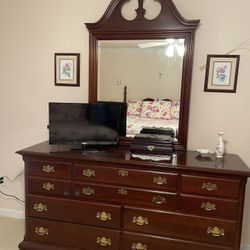 Queen Size Bedroom Set