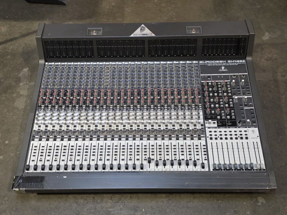 Behringer EURODESK SX4882