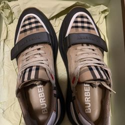 Burberry sneakers 