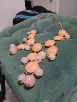 J crew 🍑  necklace
