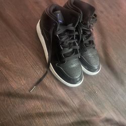 Jordan 1s Black 