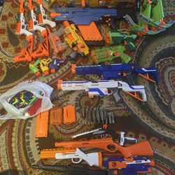 Large Nerf Gun Lot