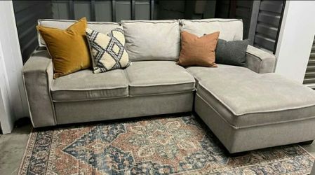 Free Delivery Pull-Out Sleeper Sectional Couch with Storage Chaise
