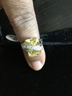 Beautiful ring, 100% will be donated to the ACS. My sister is raising $ 1,000.00. I’m trying to help her reach her goal so I’m donating these rings
