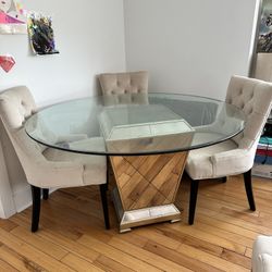 Dining Room Table And Chairs 