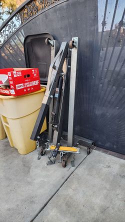 Engine hoist, cherry picker