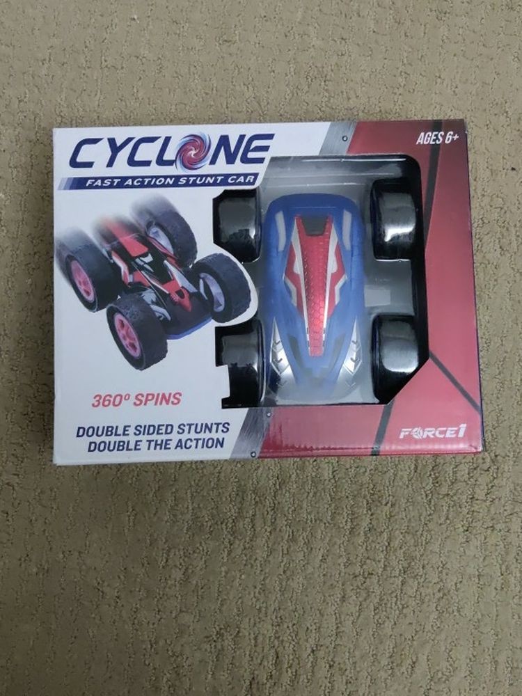 Force 1 Cyclone Fast Action Stunt Car