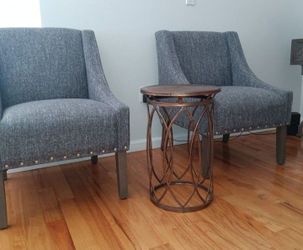 2 chairs 1 coffee table