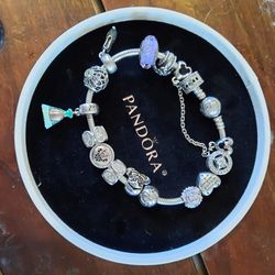 Pandora Officail Bracelet W Charms