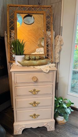 Beautiful Earth Tone Beige 4 dr Nightstand