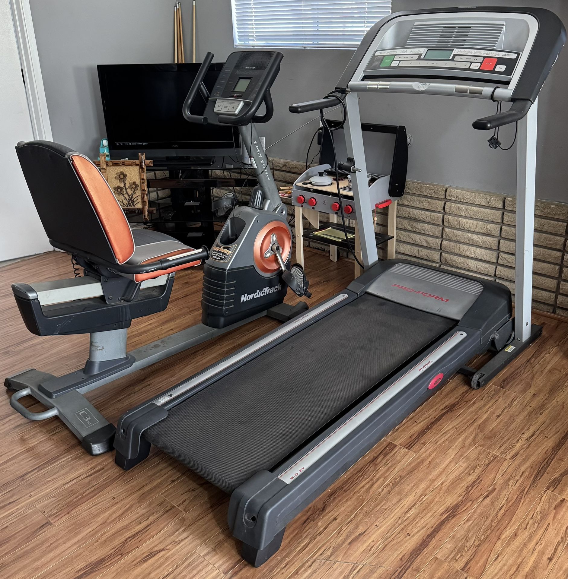 Treadmill Pro-form And Nordictrack