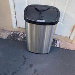 Trash Can 