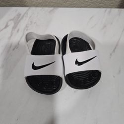 Nike Waka Baby Slides 