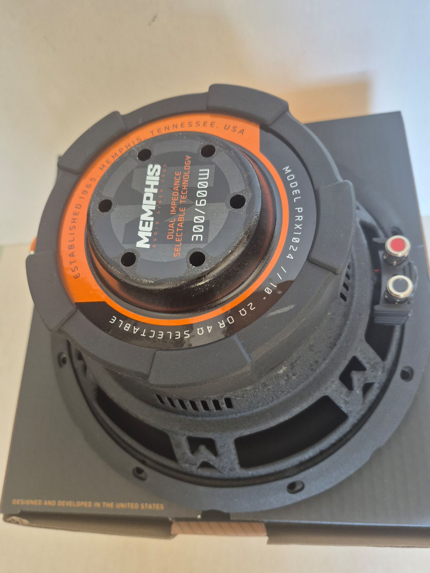 MEMPHIS ( 1 ) 10 INCH 2 OR 4 OHM SELECTABLE VOICE COIL CAR SUBWOOFER 600 WATTS
