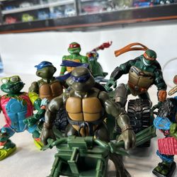 Old School Original Ninja Turtles, Six Action Figures And And Two Ninja Turtle Vehicles Lot For 50$
