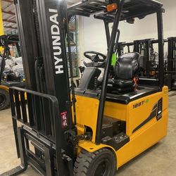 Hyundai 18BT-9 Electric Forklift – 3,500 lb 