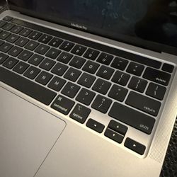 MacBook Pro 13” (2020) – Intel Core i7, 32GB RAM, 2TB SSD