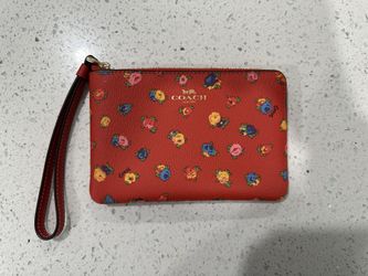 Brand New/Original - Coach - Corner Zip Wristlet
