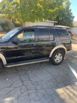 Ford Explorer SUV Black Eddie Bauer edition